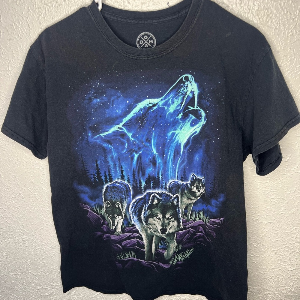 Wolf Pack Graphic Tee - Black and Blue Medium